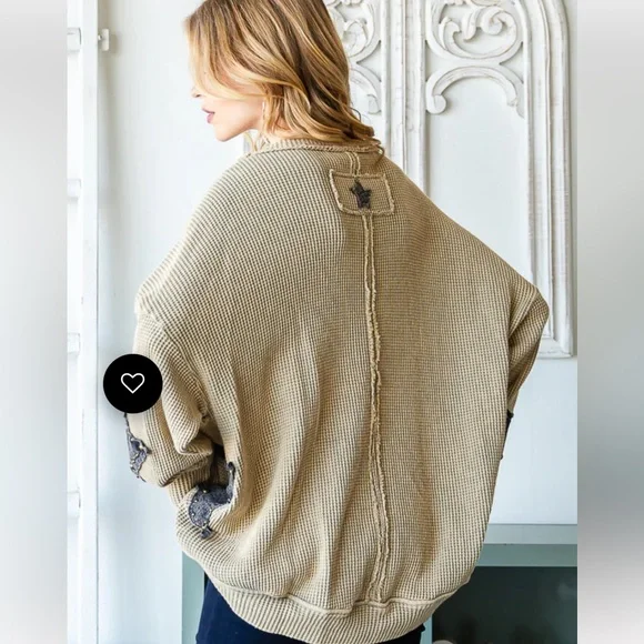 Oli & Hali Thermal with Star Stud Accents - Picture 2 of 3